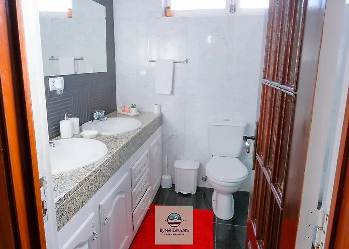 Rumah * Эшпозенди